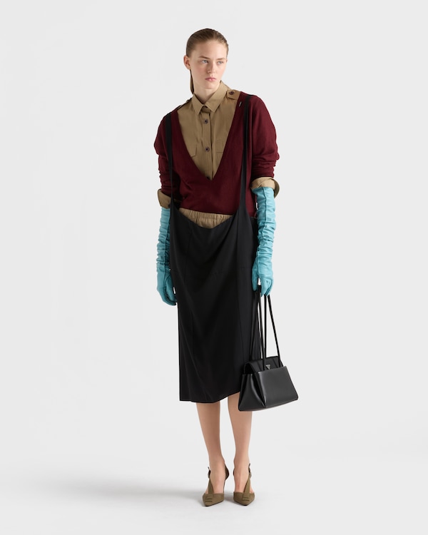 Cashmere V-neck sweater - Amaranth Red Cashmere V-neck sweater - Amaranth Red