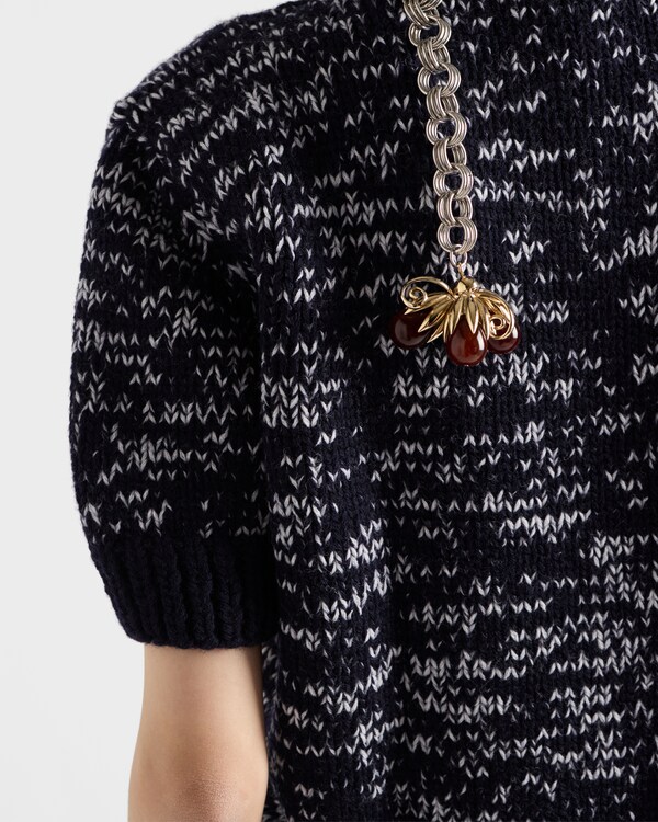 Short-sleeved wool sweater with pendants - Blue/White Short-sleeved wool sweater with pendants - Blue/White
