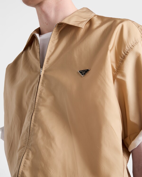 Short-sleeved Re-Nylon zipper shirt - Camel Brown Short-sleeved Re-Nylon zipper shirt - Camel Brown