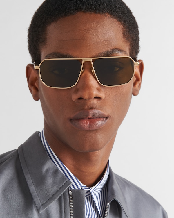 Sunglasses with iconic metal plaque - Loden Lenses Sunglasses with iconic metal plaque - Loden Lenses