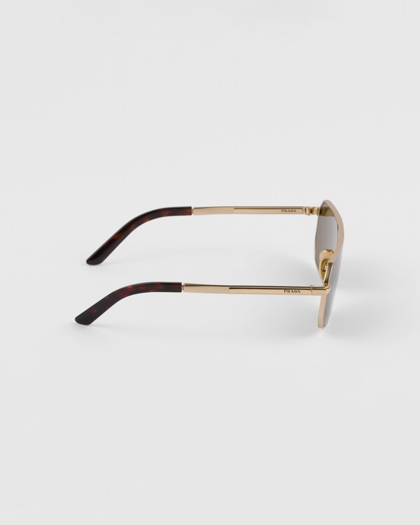 Sunglasses with iconic metal plaque - Loden Lenses Sunglasses with iconic metal plaque - Loden Lenses