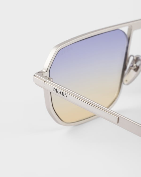 Sunglasses with the iconic metal plaque - Iris Shaded Sun Lenses Sunglasses with the iconic metal plaque - Iris Shaded Sun Lenses
