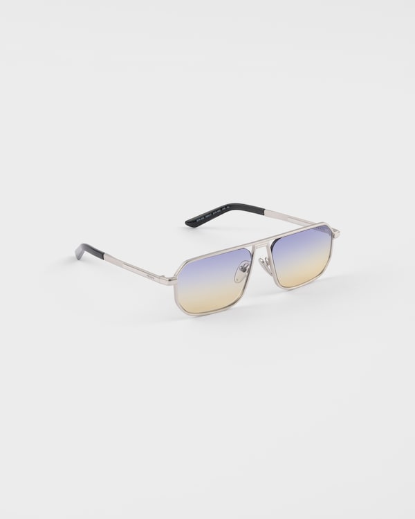 Sunglasses with the iconic metal plaque - Iris Shaded Sun Lenses Sunglasses with the iconic metal plaque - Iris Shaded Sun Lenses