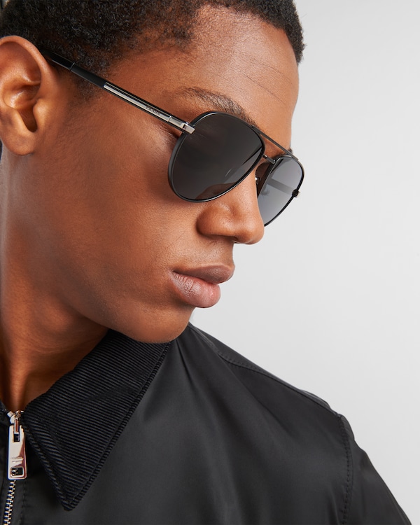 Sunglasses with iconic metal plaque - Polarized Black Lenses Sunglasses with iconic metal plaque - Polarized Black Lenses