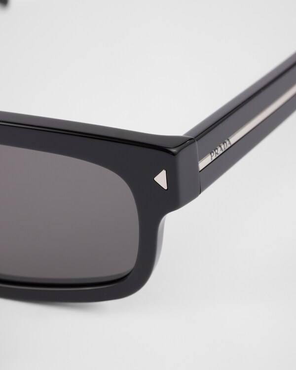 Sunglasses with the iconic metal plaque - Lenses Ardesia Crist Sunglasses with the iconic metal plaque - Lenses Ardesia Crist