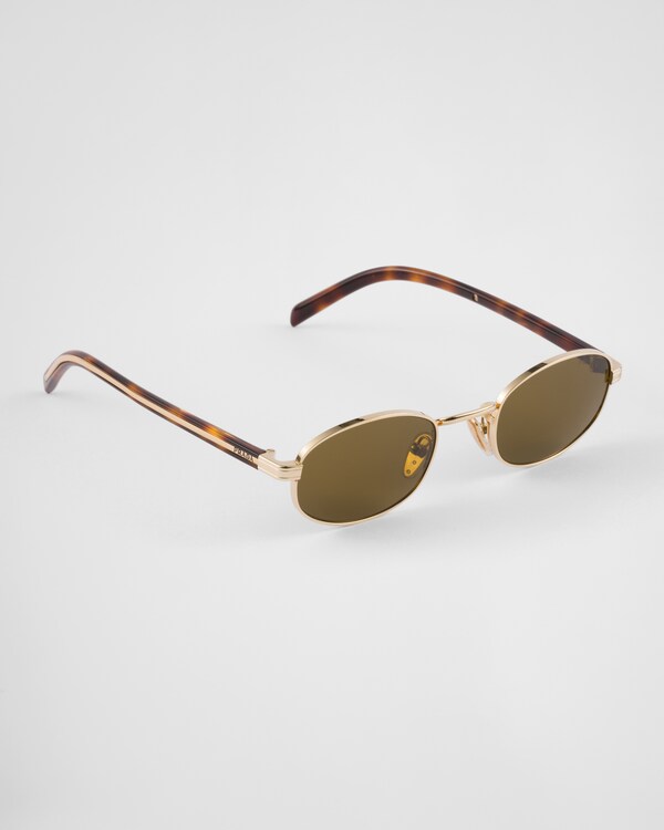 Sunglasses with the iconic metal plaque - Loden Green Lenses Sunglasses with the iconic metal plaque - Loden Green Lenses