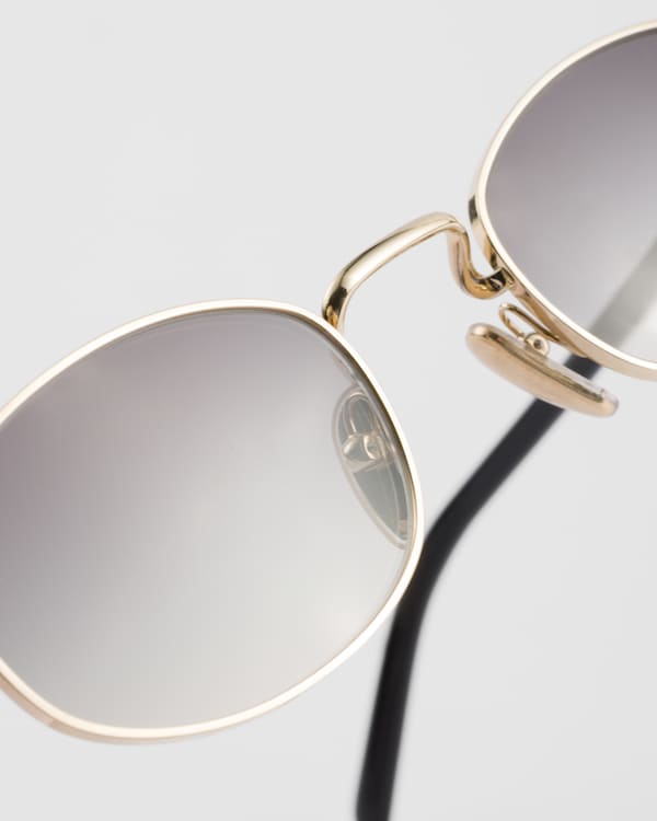 Sunglasses with the iconic metal plaque - Slate Gray Lenses Sunglasses with the iconic metal plaque - Slate Gray Lenses
