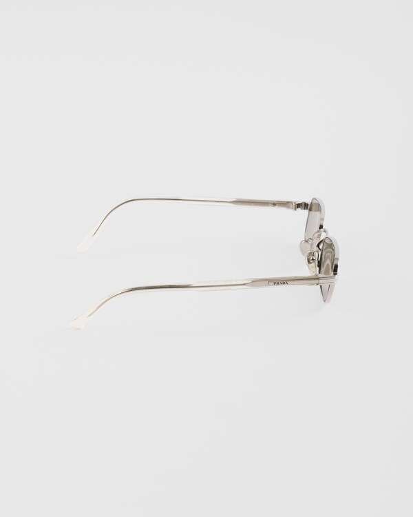 Sunglasses with the iconic metal plaque - Stone Gray lenses Sunglasses with the iconic metal plaque - Stone Gray lenses