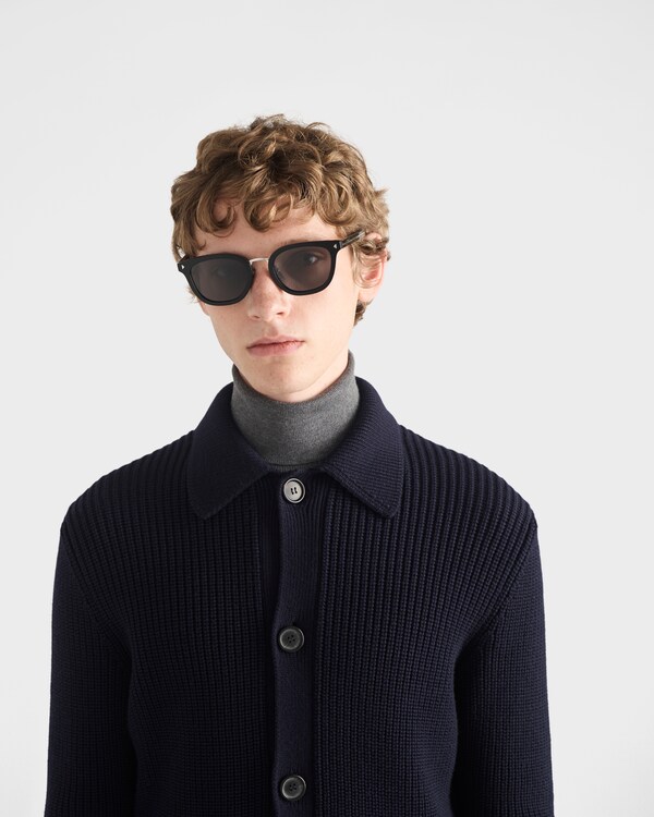 Sunglasses with the iconic metal plaque - Lenses Ardesia Crist Sunglasses with the iconic metal plaque - Lenses Ardesia Crist