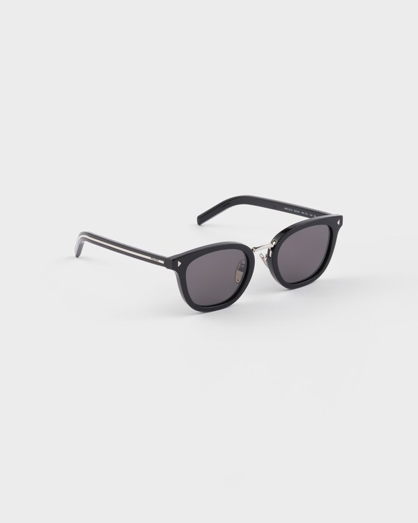 Sunglasses with the iconic metal plaque - Lenses Ardesia Crist Sunglasses with the iconic metal plaque - Lenses Ardesia Crist