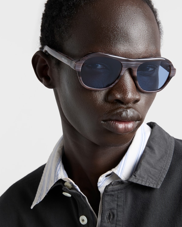 Prada Eyewear系列太阳镜 - 群青色镜片 Prada Eyewear系列太阳镜 - 群青色镜片