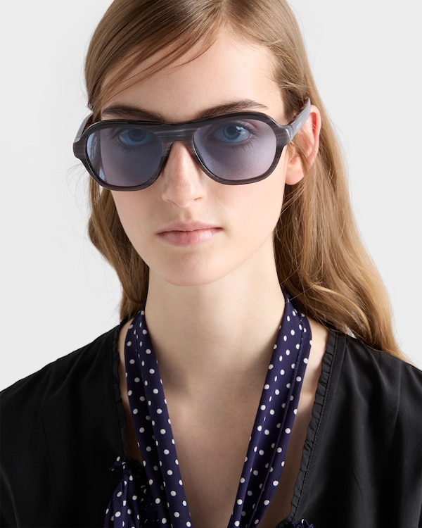 Prada Eyewear系列太阳镜 - 群青色镜片 Prada Eyewear系列太阳镜 - 群青色镜片
