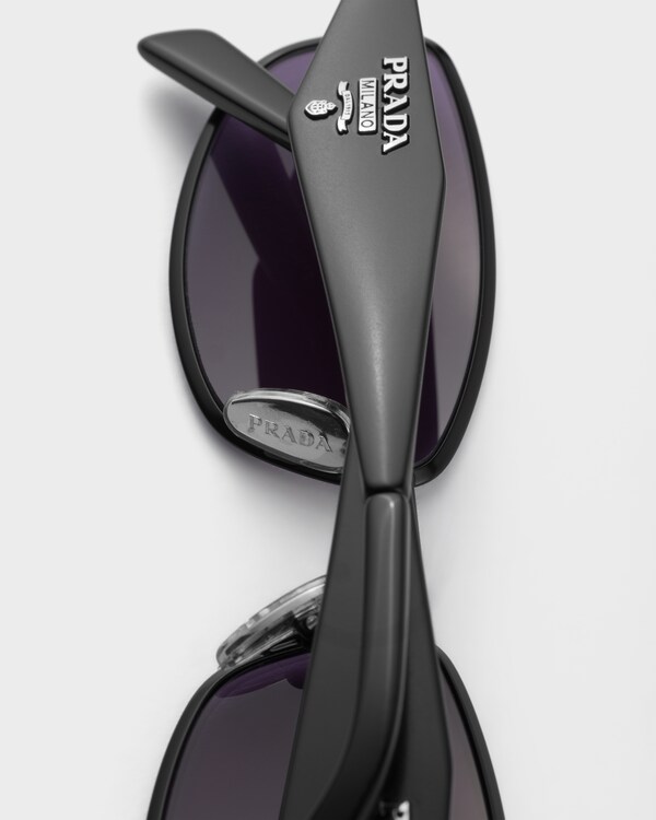 Sunglasses with Prada logo - Mulberry Lenses Sunglasses with Prada logo - Mulberry Lenses