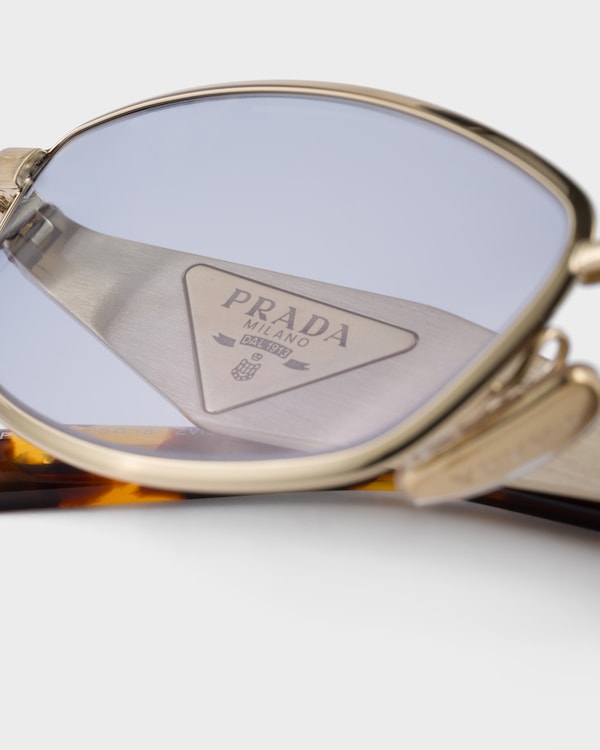 Sunglasses with Prada logo - Lilac Lenses Sunglasses with Prada logo - Lilac Lenses