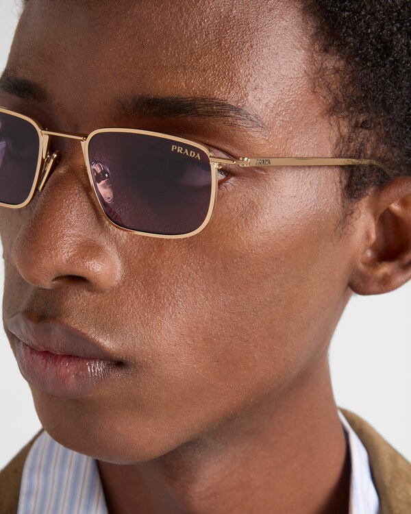 Sunglasses with Prada logo - Mulberry Lenses Sunglasses with Prada logo - Mulberry Lenses
