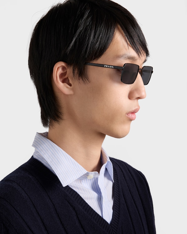 Prada徽标太阳镜 - 石墨色镜片 Prada徽标太阳镜 - 石墨色镜片