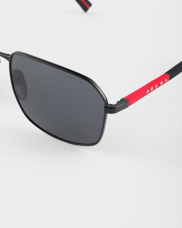 Prada Linea Rossa太阳镜 - 石板灰镜片 Prada Linea Rossa太阳镜 - 石板灰镜片