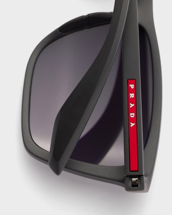 Prada Linea Rossa太阳镜 - 海蓝色镜片 Prada Linea Rossa太阳镜 - 海蓝色镜片