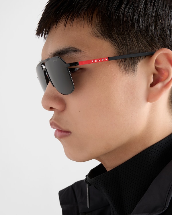 Prada Linea Rossa太阳镜 - 石板灰镜片 Prada Linea Rossa太阳镜 - 石板灰镜片