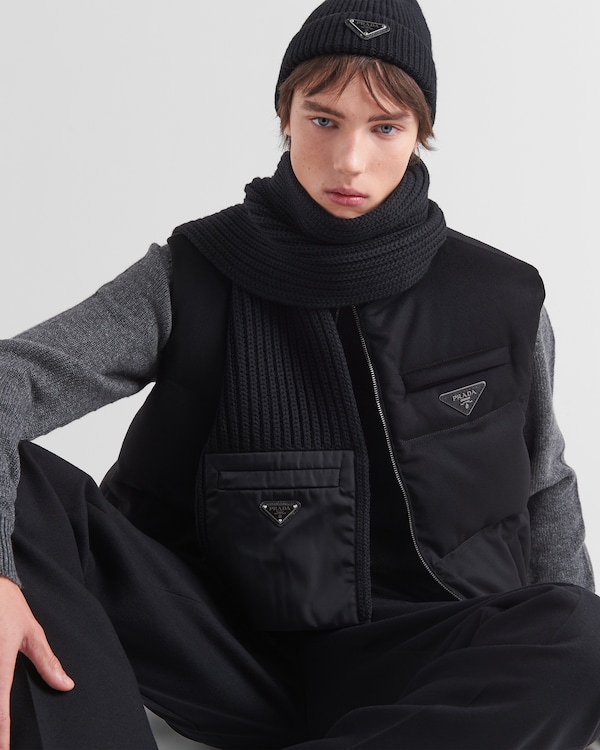 Wool scarf with Re-Nylon gabardine pocket - Black Wool scarf with Re-Nylon gabardine pocket - Black