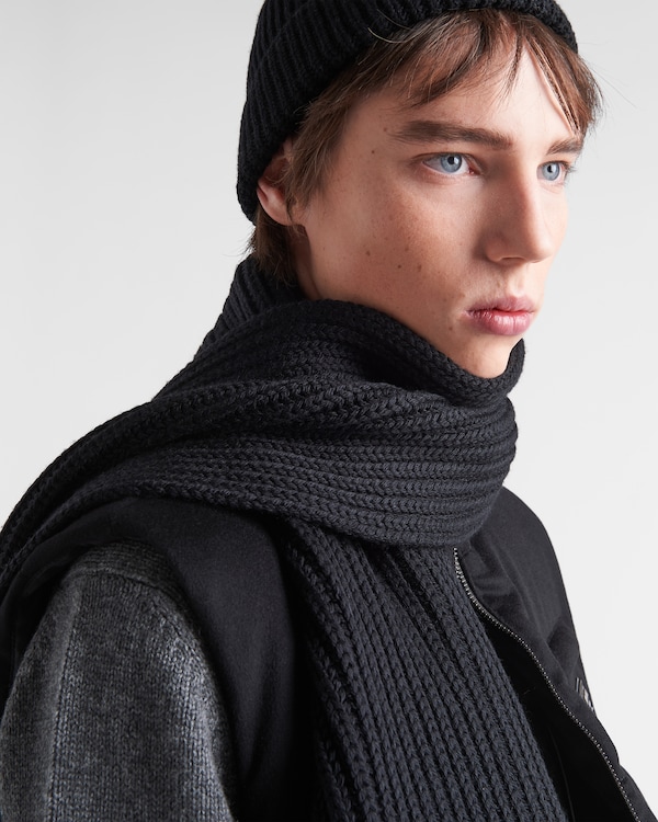Wool scarf with Re-Nylon gabardine pocket - Black Wool scarf with Re-Nylon gabardine pocket - Black