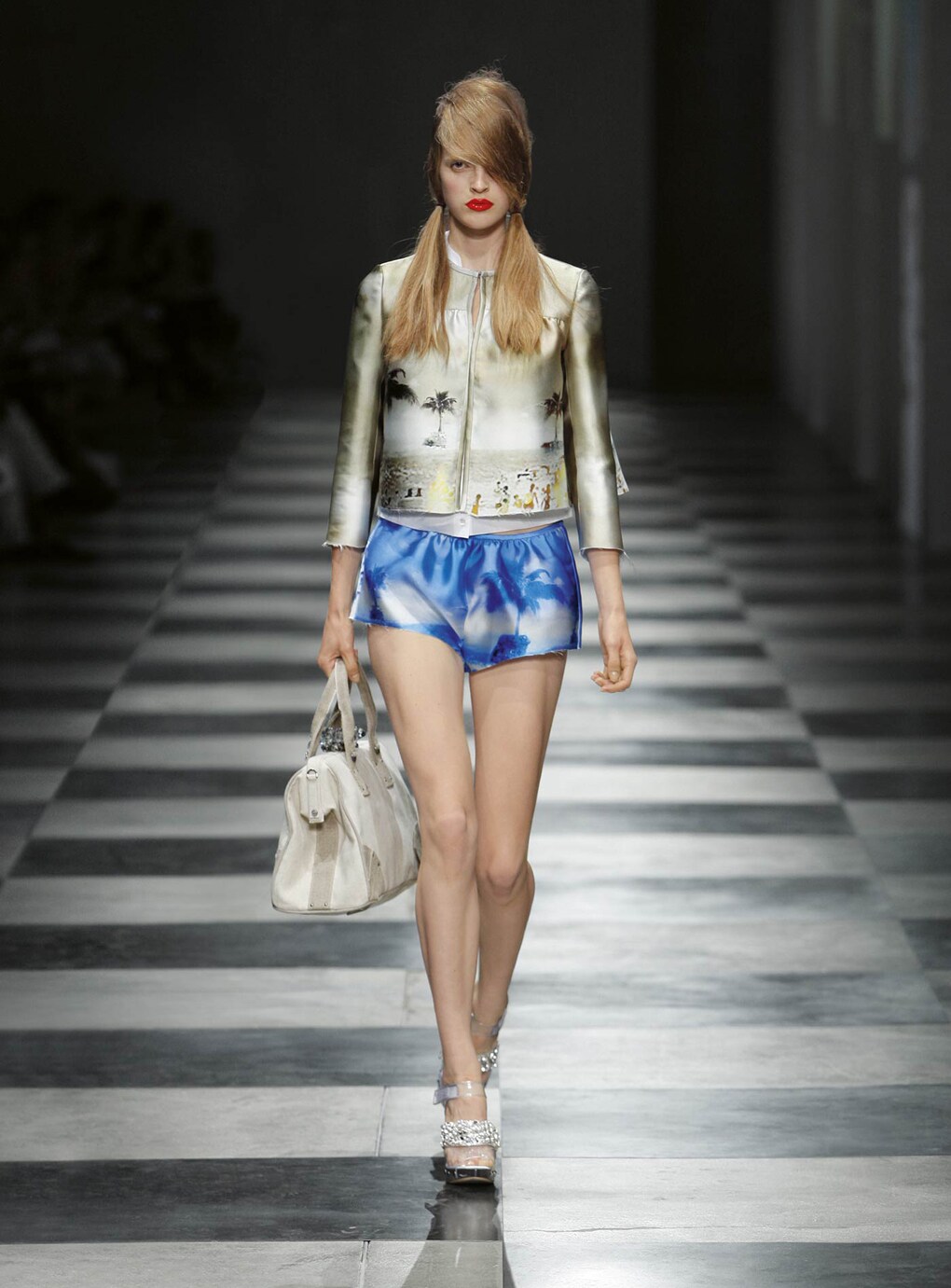 Look 16