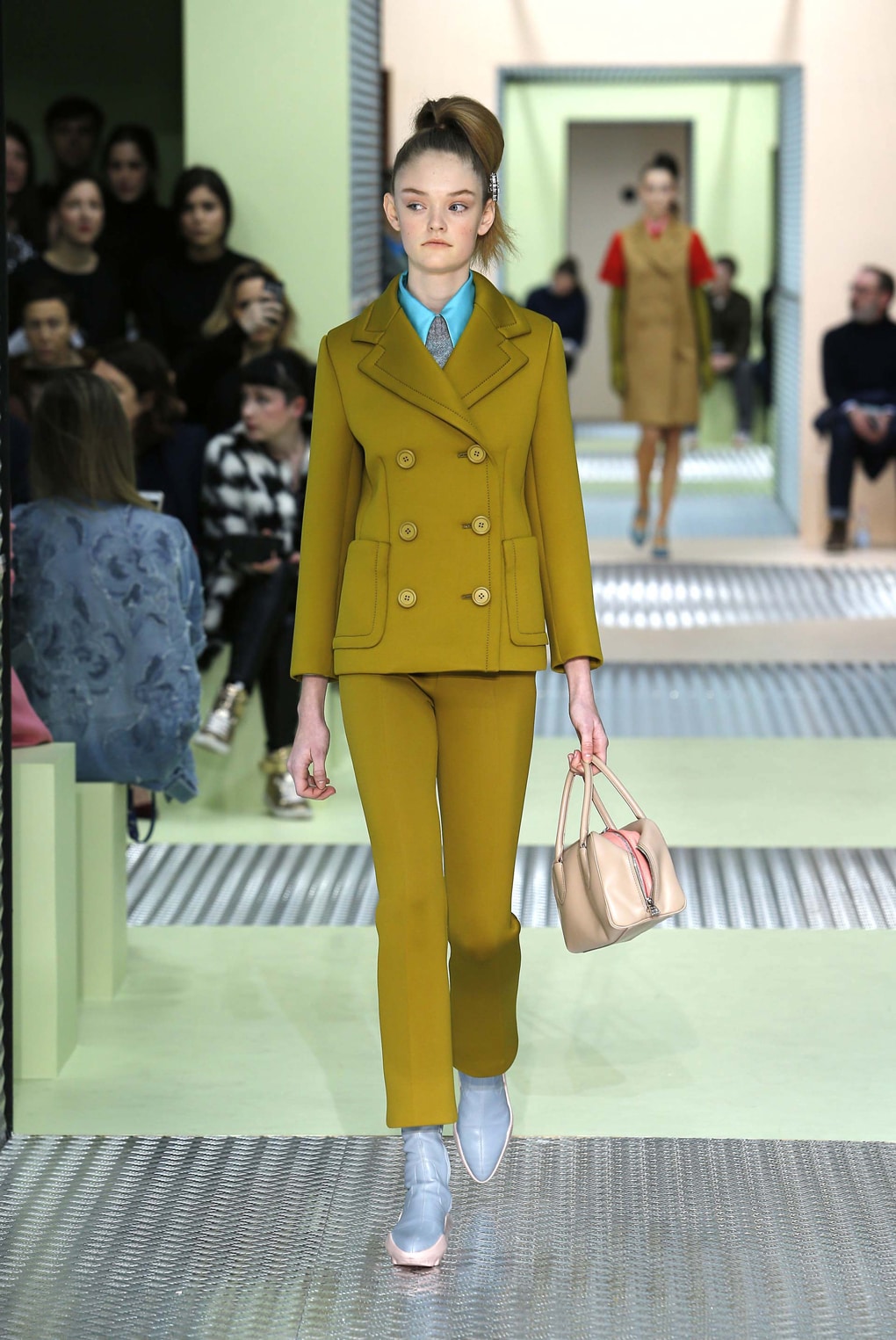 Look 1