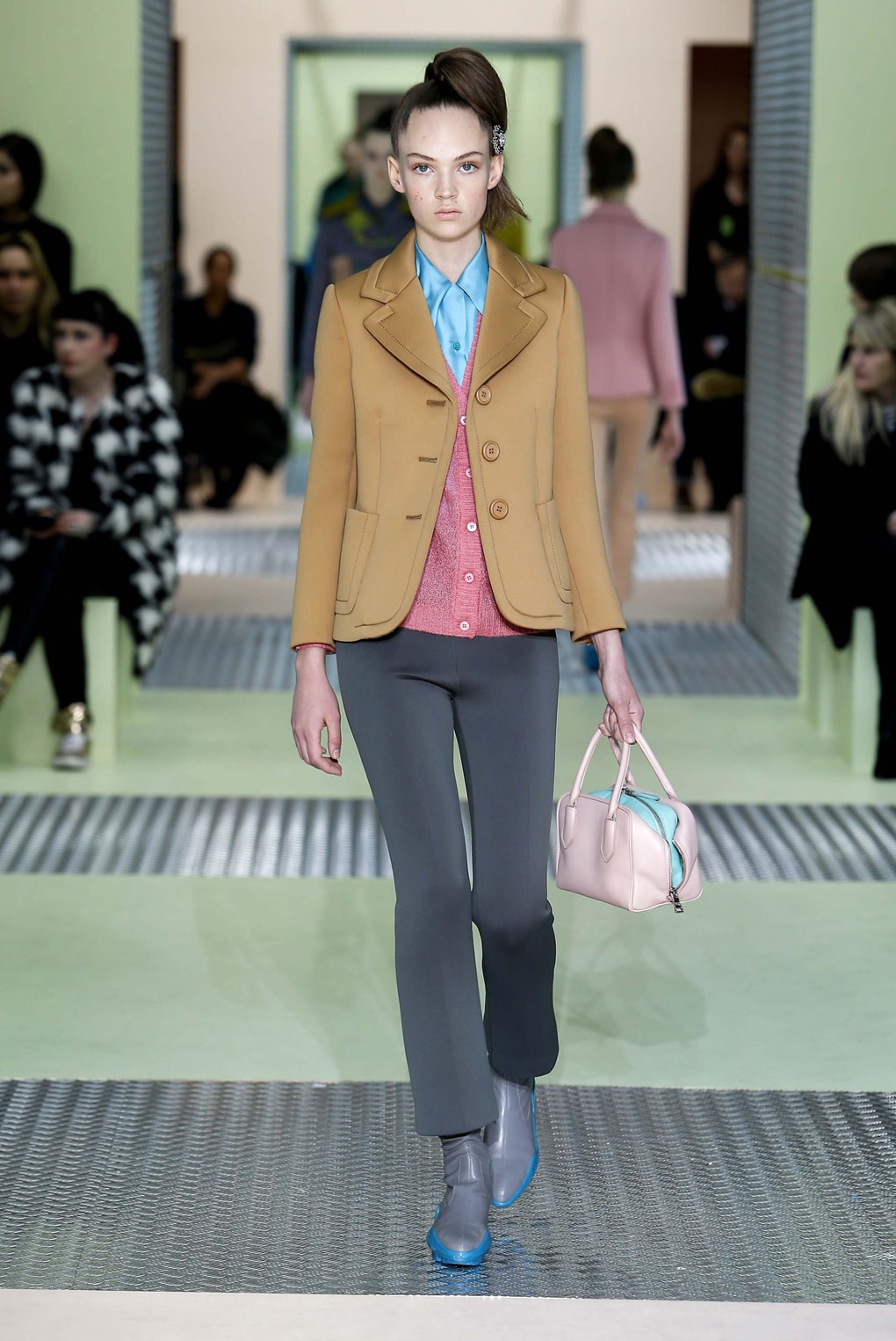 Look 4