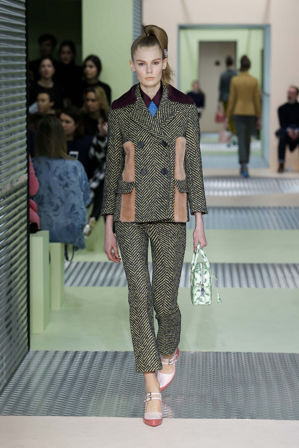 Look 7