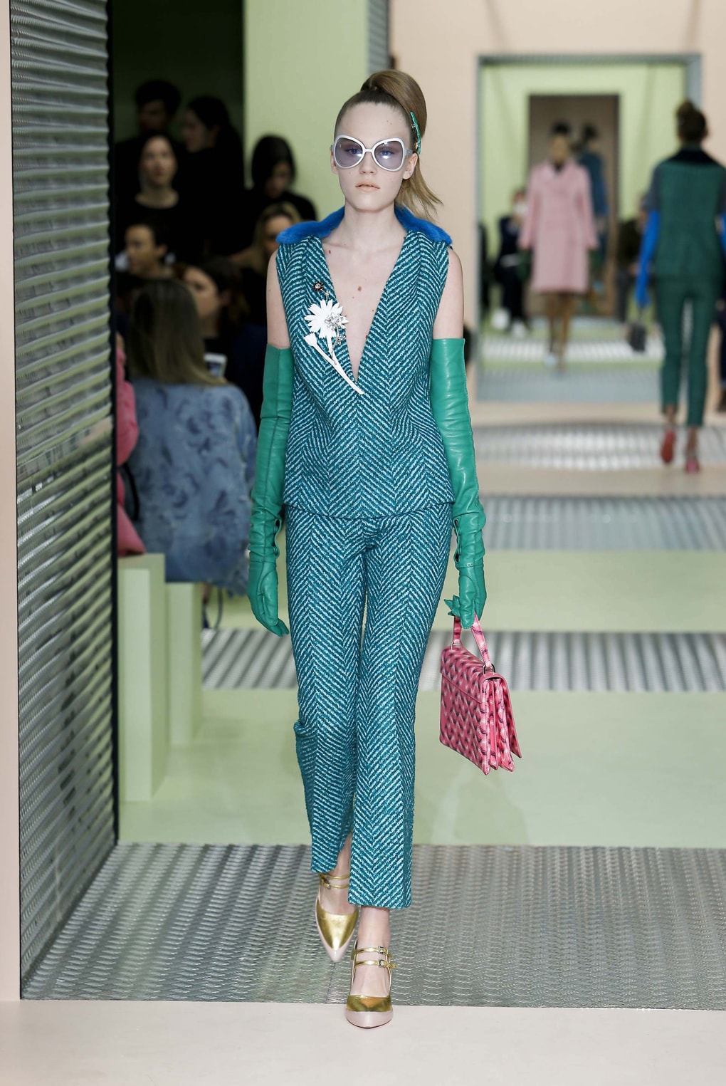 Look 11