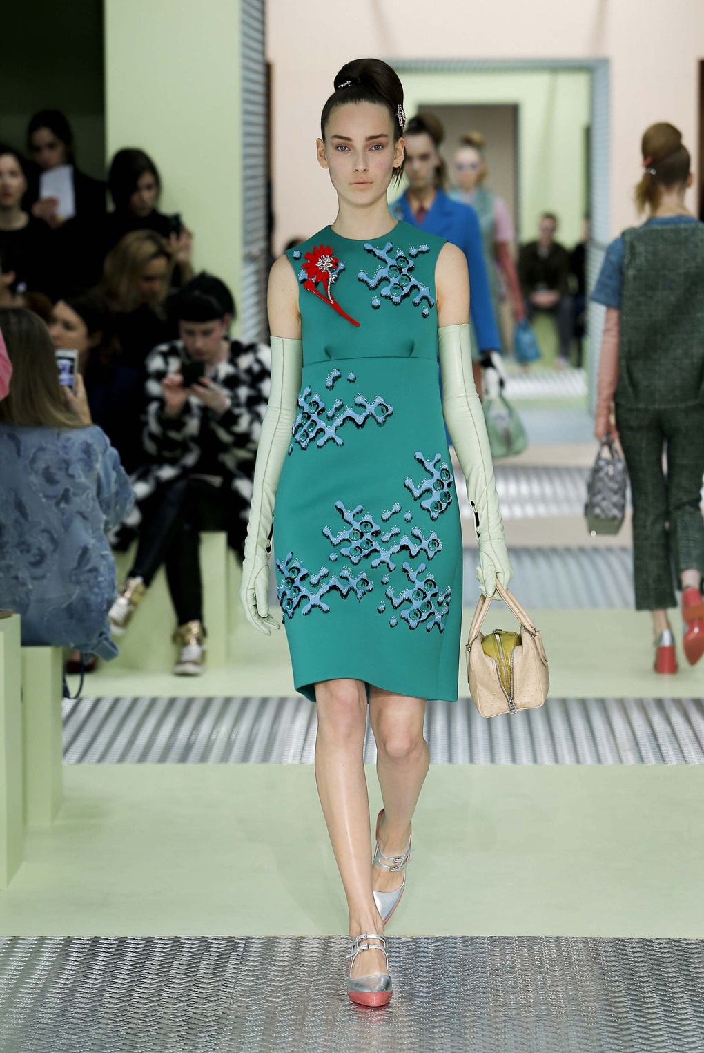 Look 13