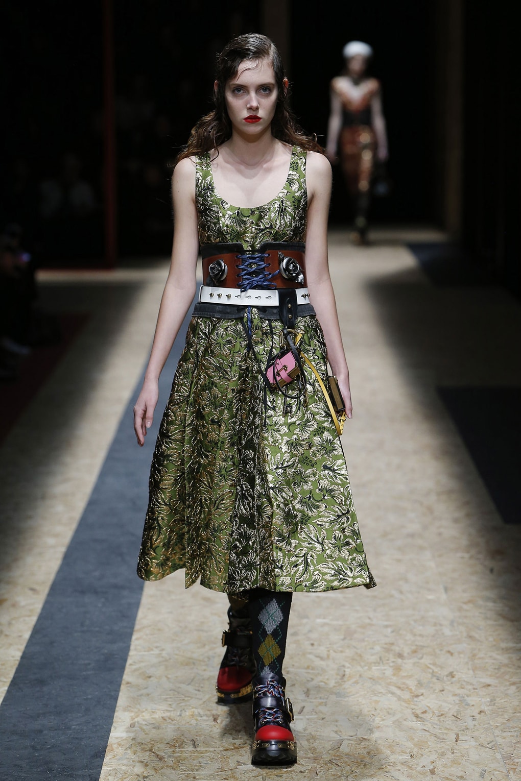 Look 7