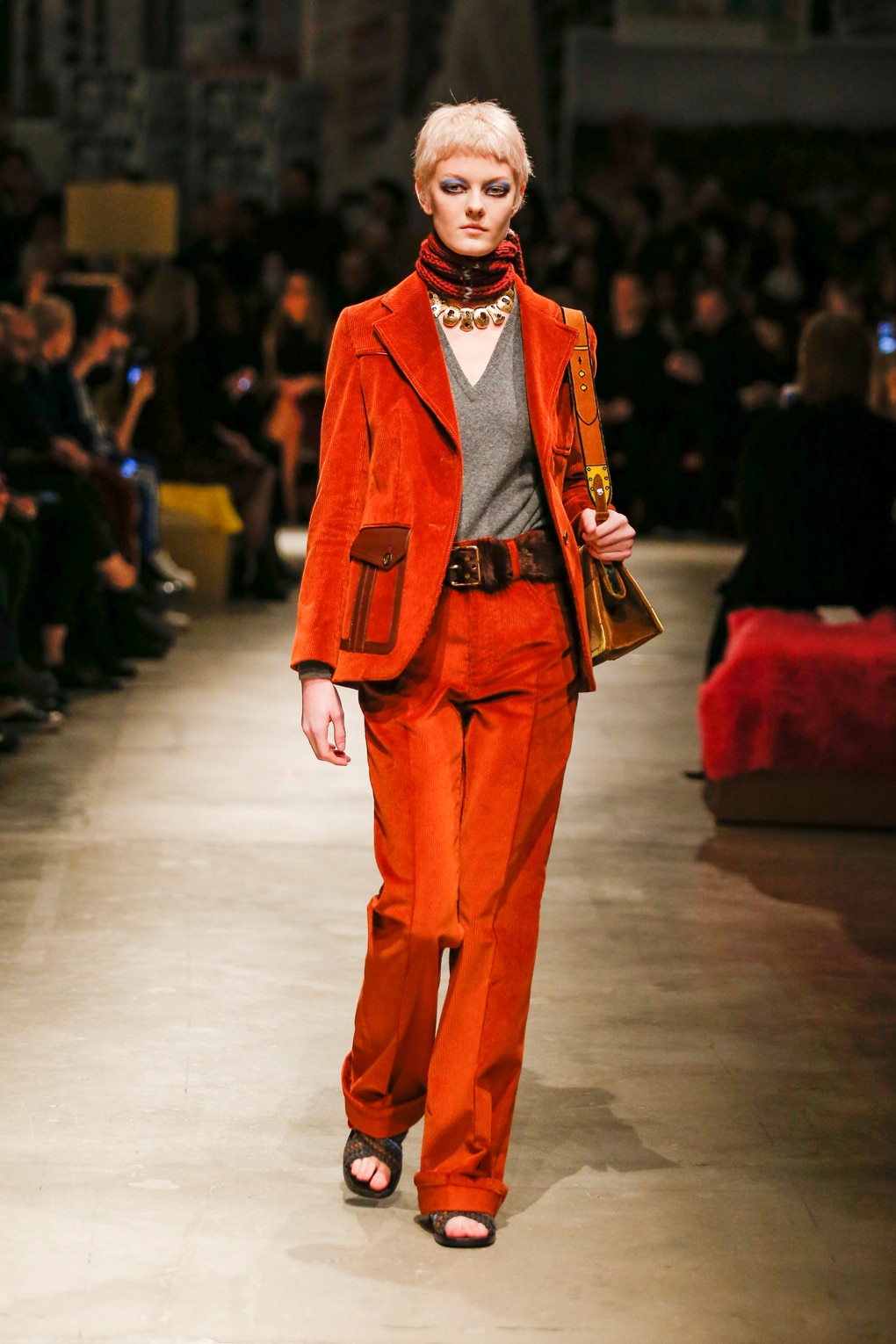 Look 3