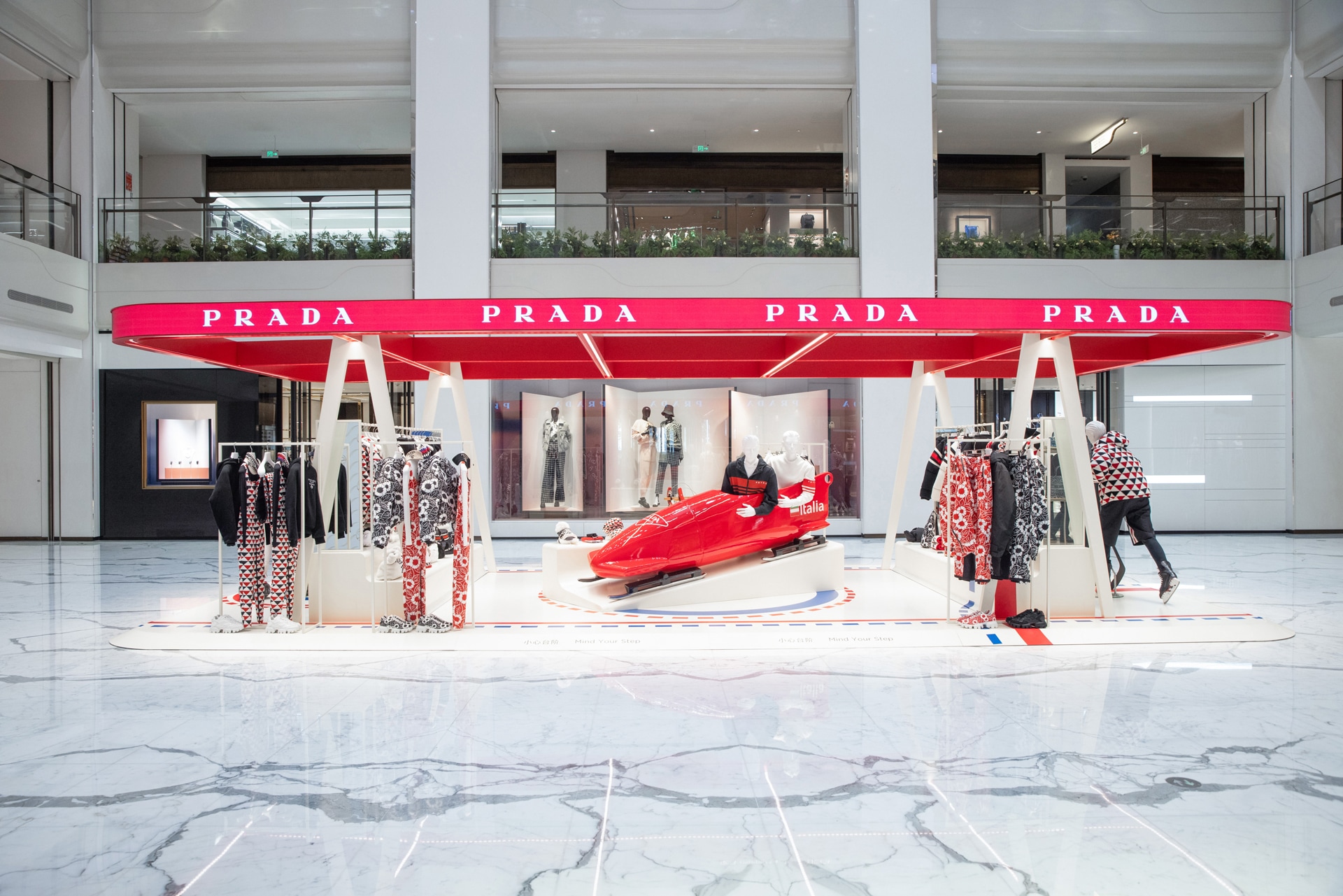 prada on ice setup 05