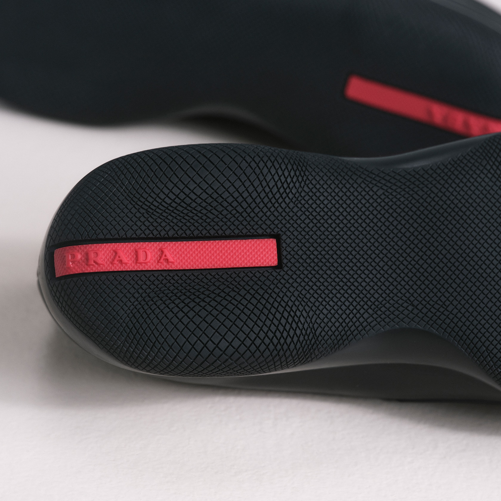 detail-image detail-image